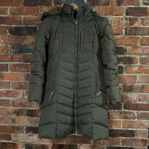 Women’s Eddie Bauer winter coat - Size Petite XS